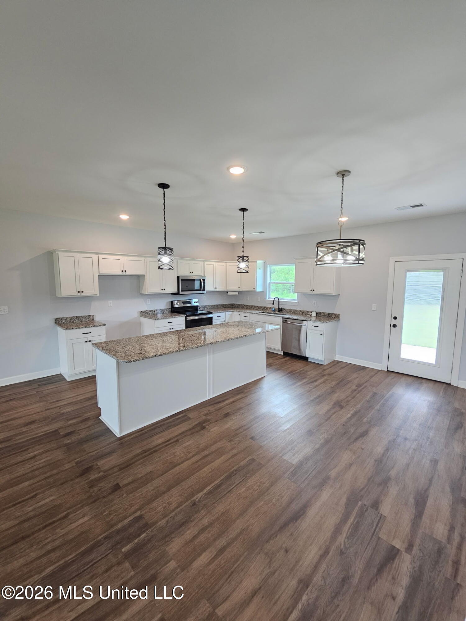 124 Deerfield Trace Coldwater, MS 38618 - Photo 6 of 18 20260715_113726