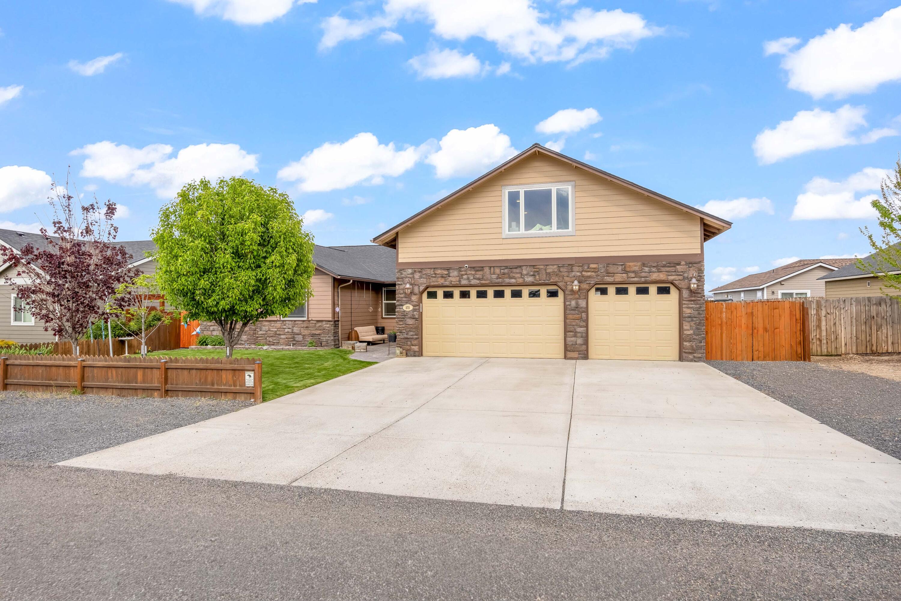 570 Mountain Ridge Drive Culver, OR 97734 - Photo 1 of 46