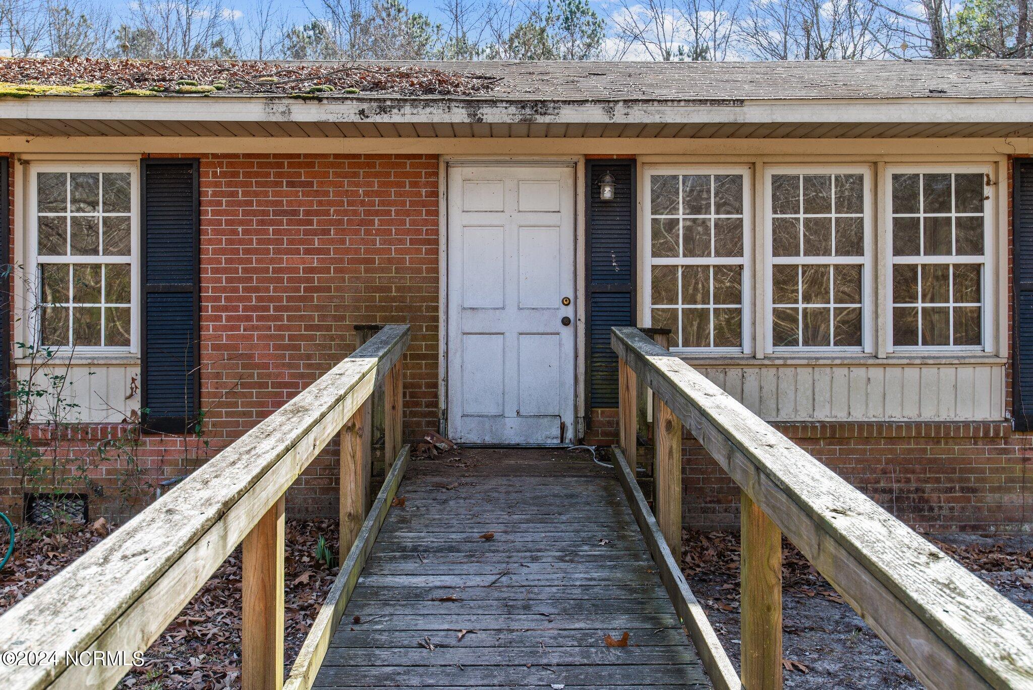 1561 Patterson Road Kinston, NC 28504 - Photo 34 of 38 34-web-or-mls-DSC_3700