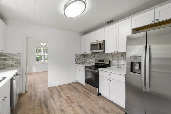 $4,650 | 306 34th Street, West Palm Beach, FL 33407