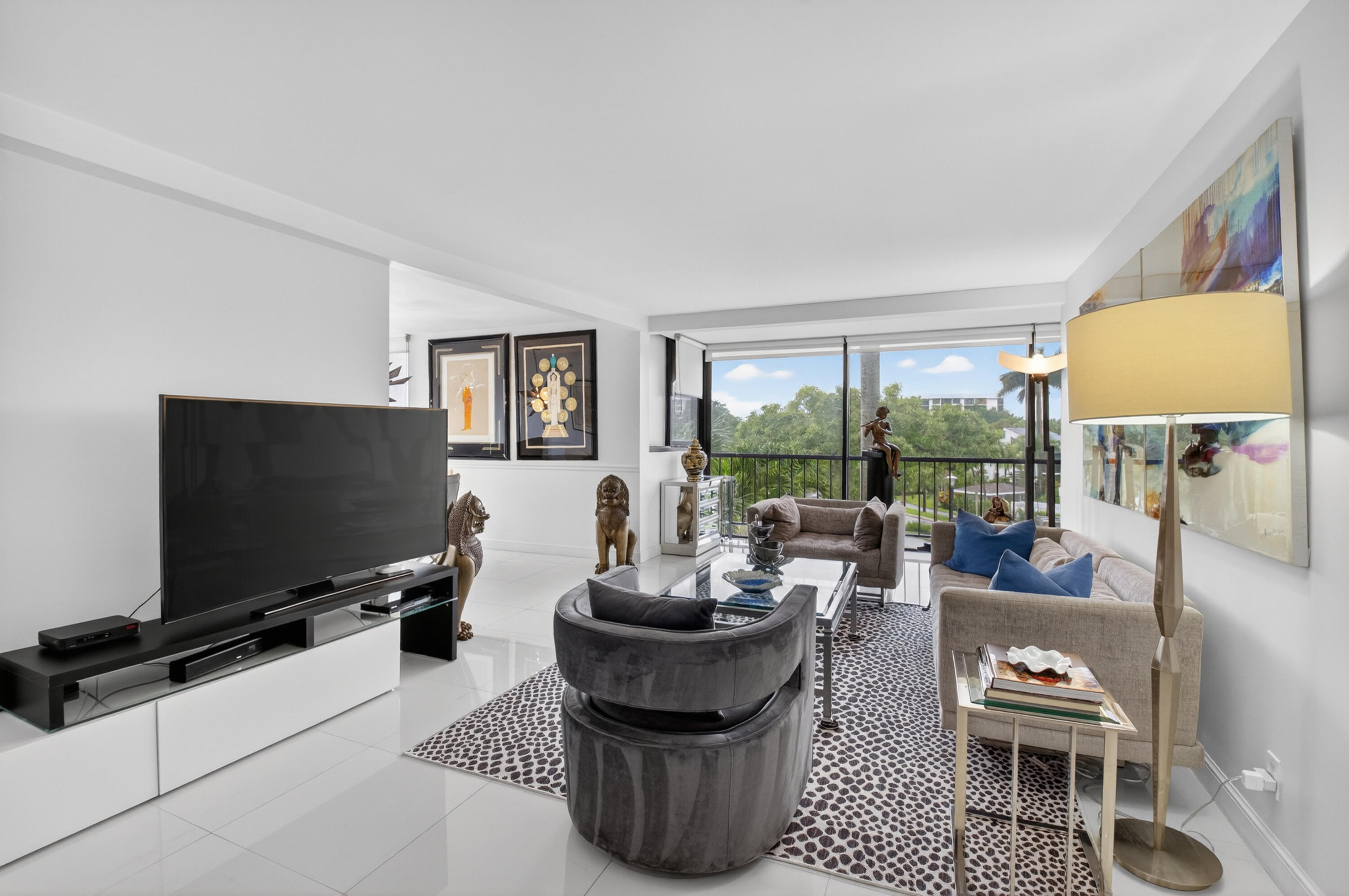 7738 Lakeside Boulevard, Unit 334 Boca Raton, FL 33434 - Photo 12 of 61 LIVING ROOM