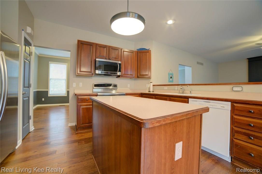 1788 Ring Neck Drive Rochester, MI 48307 - Photo 9 of 24 kitchen