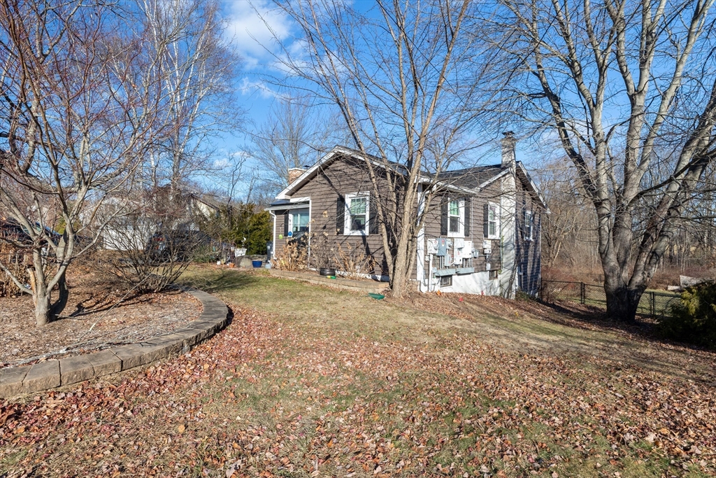 35 Florence Road Easthampton, MA 01027 - Photo 3 of 20