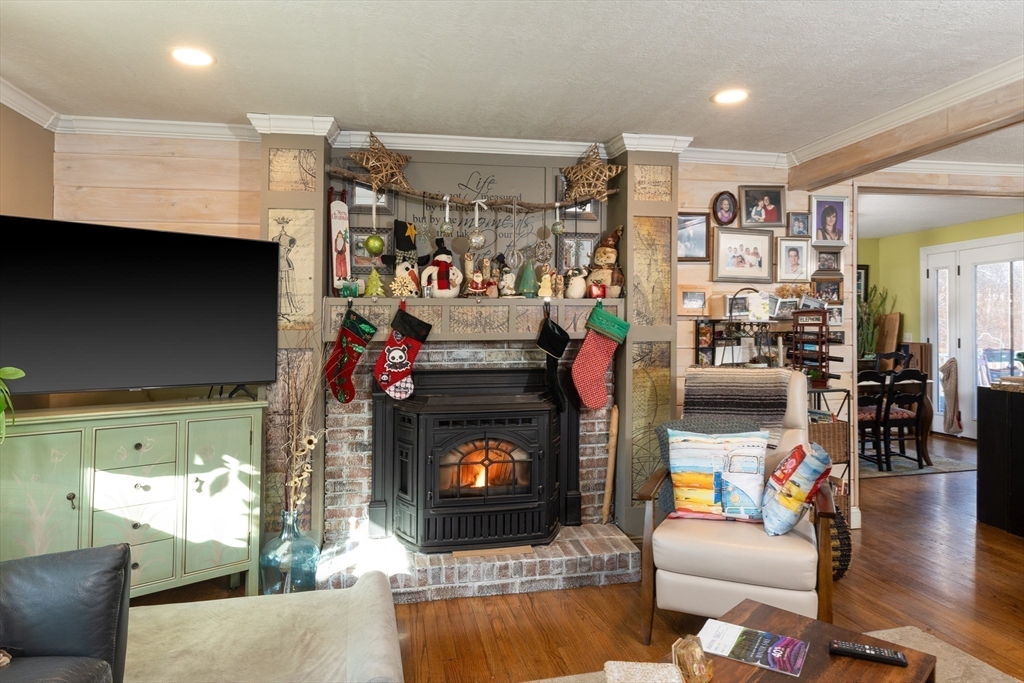 35 Florence Road Easthampton, MA 01027 - Photo 8 of 20