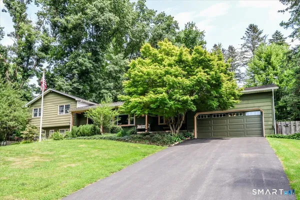 $739,000 | 16 Pinewood Shores, Sherman, CT 06784