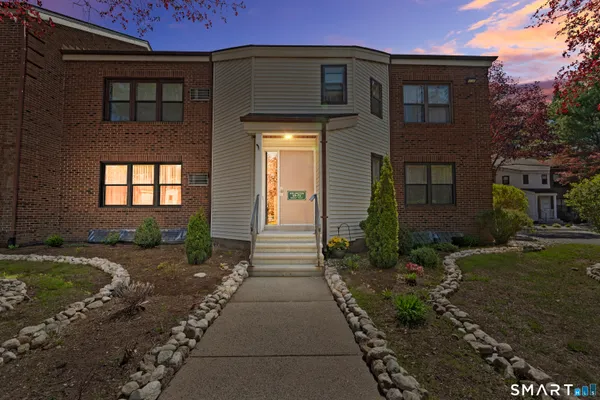 $198,000 | 69 Wellington Drive, Unit 69, Farmington, CT 06032