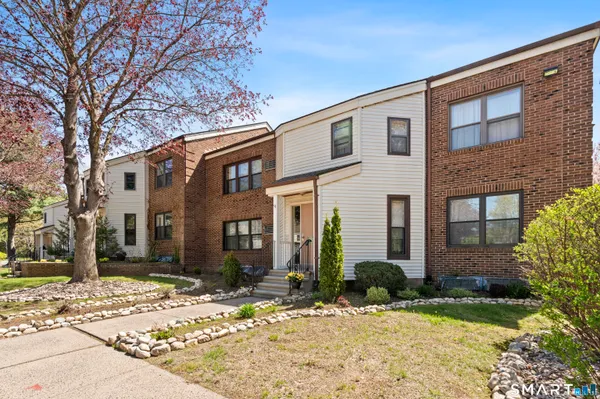 $198,000 | 69 Wellington Drive, Unit 69, Farmington, CT 06032
