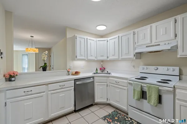 $198,000 | 69 Wellington Drive, Unit 69, Farmington, CT 06032