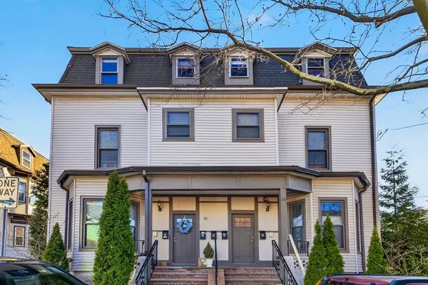 $3,500 | 20 Arlington Street, Unit 4, Somerville, MA 02145