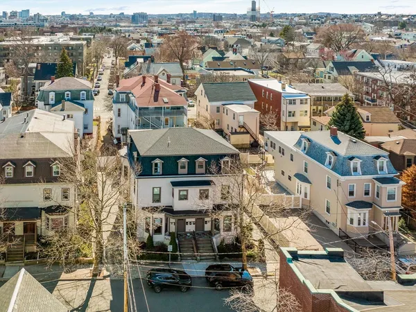 $3,500 | 20 Arlington Street, Unit 4, Somerville, MA 02145