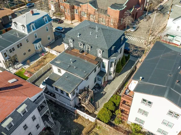 $3,500 | 20 Arlington Street, Unit 4, Somerville, MA 02145