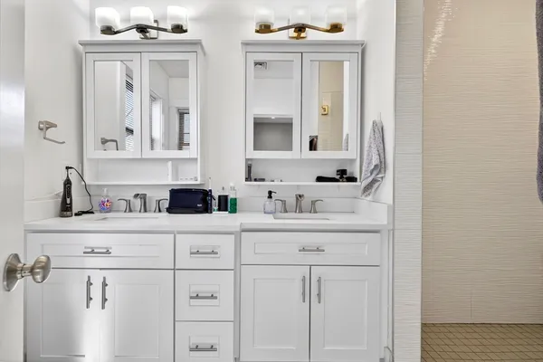 $3,500 | 20 Arlington Street, Unit 4, Somerville, MA 02145