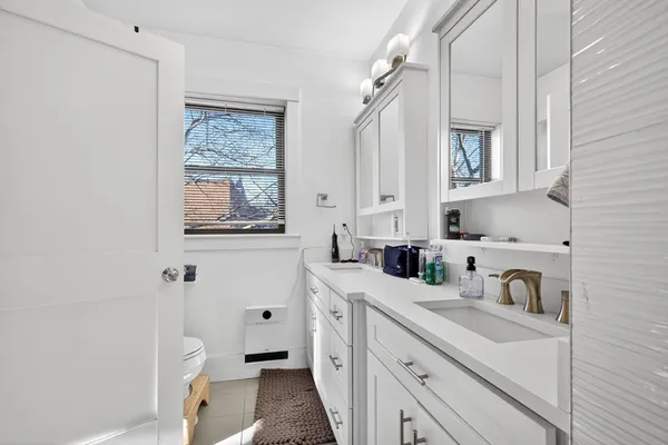 $3,500 | 20 Arlington Street, Unit 4, Somerville, MA 02145
