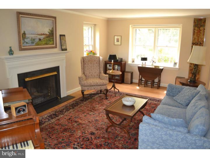 315 Riverview Road Swarthmore, PA 19081 - Photo 2 of 25 Living Room