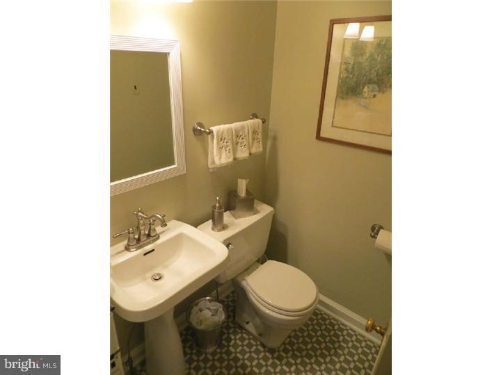 315 Riverview Road Swarthmore, PA 19081 - Photo 9 of 25 Half Bath
