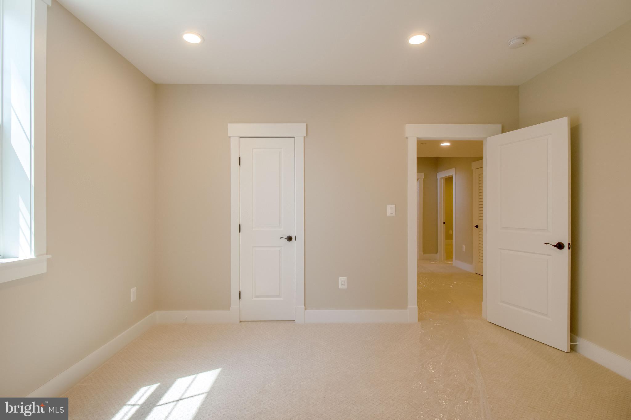 6204 Greentree Road Bethesda, MD 20817 - Photo 28 of 36