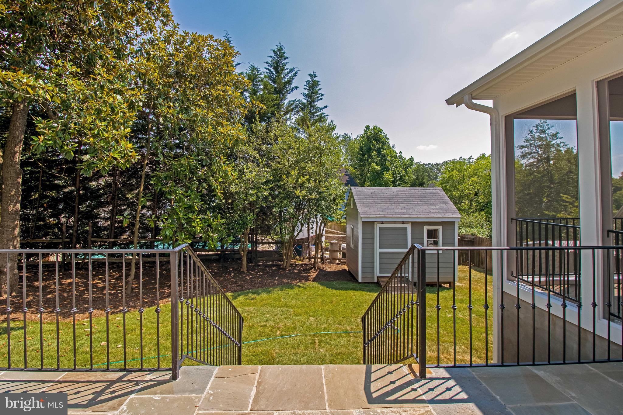 6204 Greentree Road Bethesda, MD 20817 - Photo 33 of 36