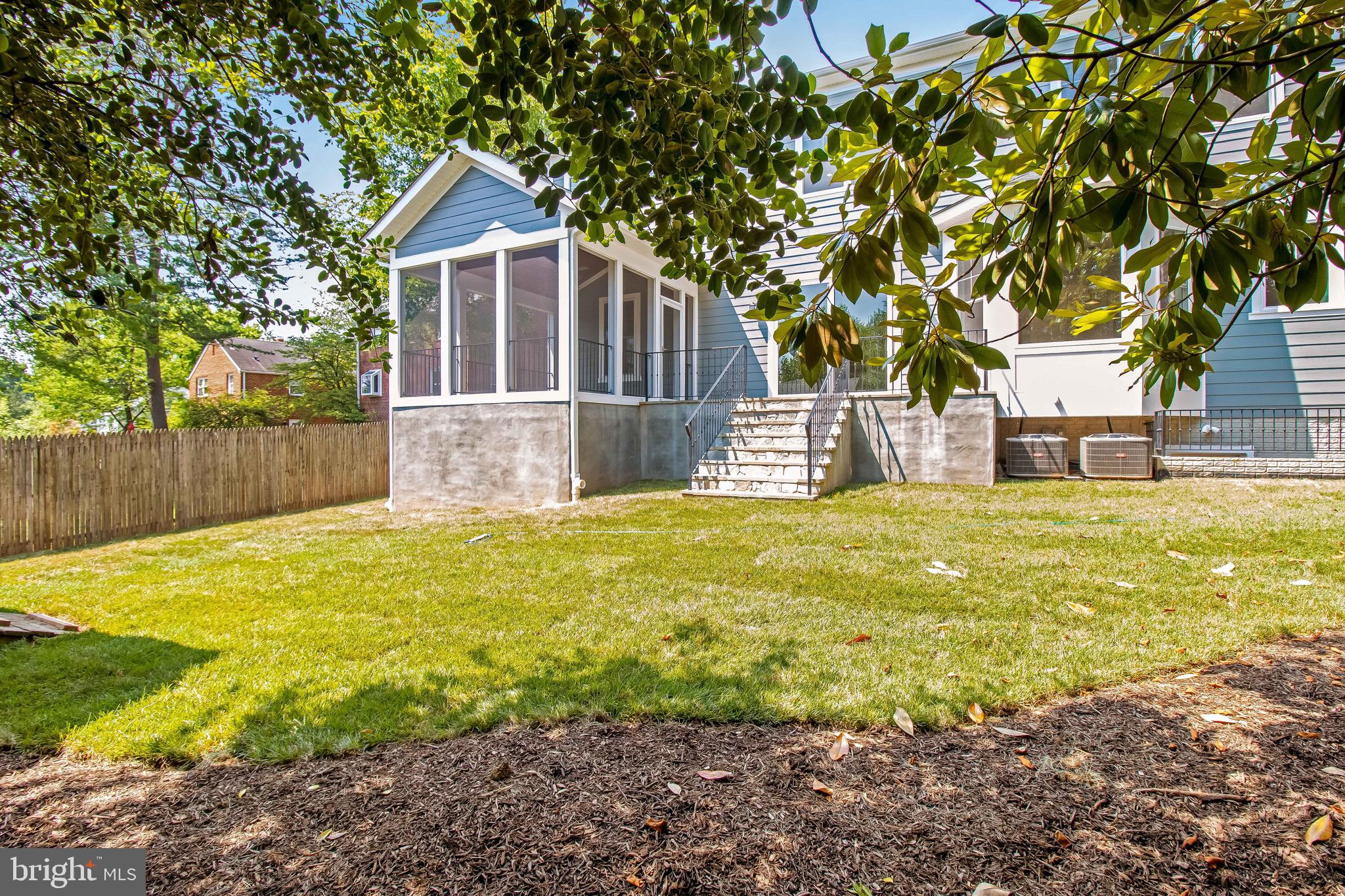 6204 Greentree Road Bethesda, MD 20817 - Photo 34 of 36