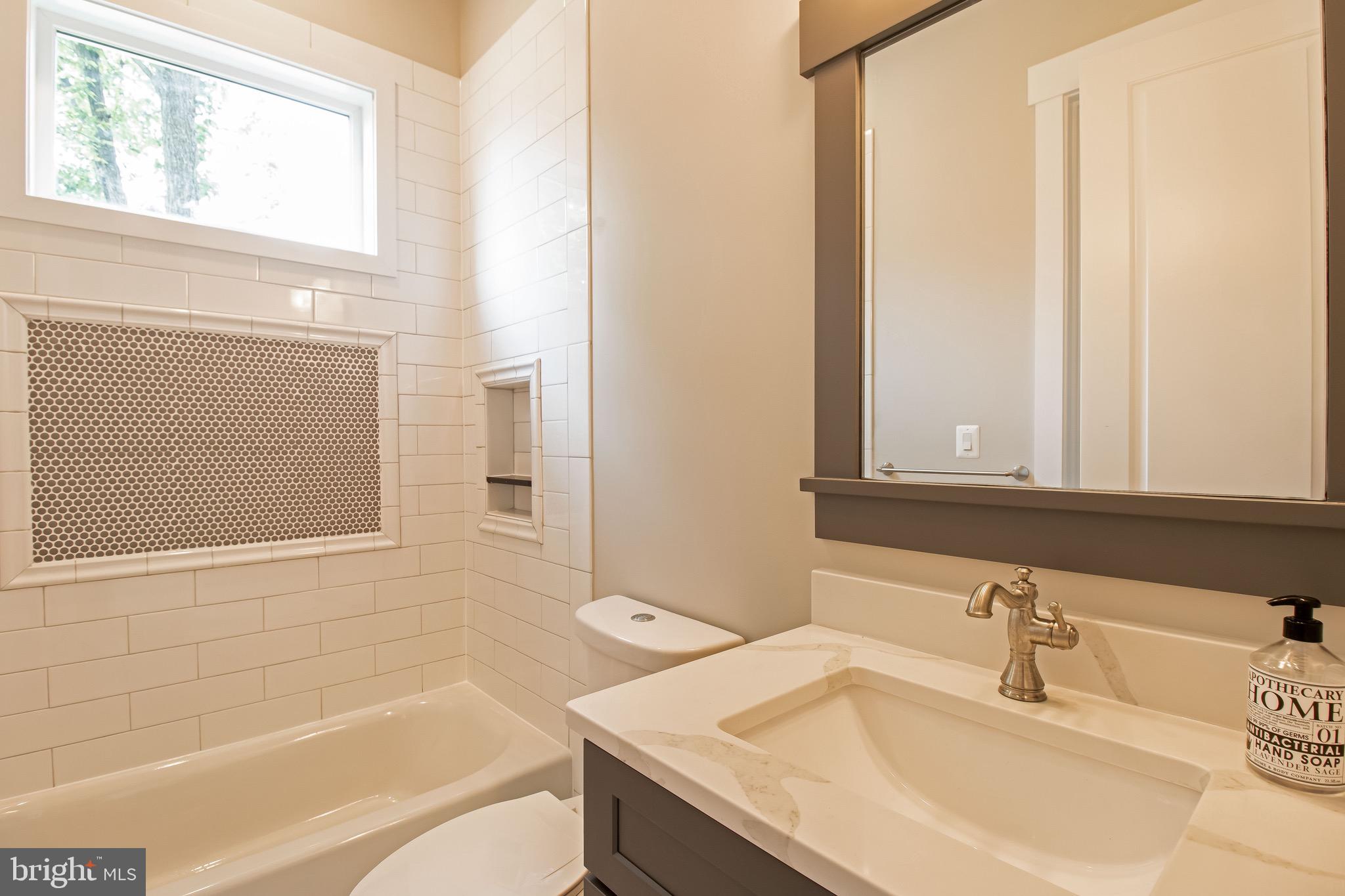 6204 Greentree Road Bethesda, MD 20817 - Photo 10 of 36