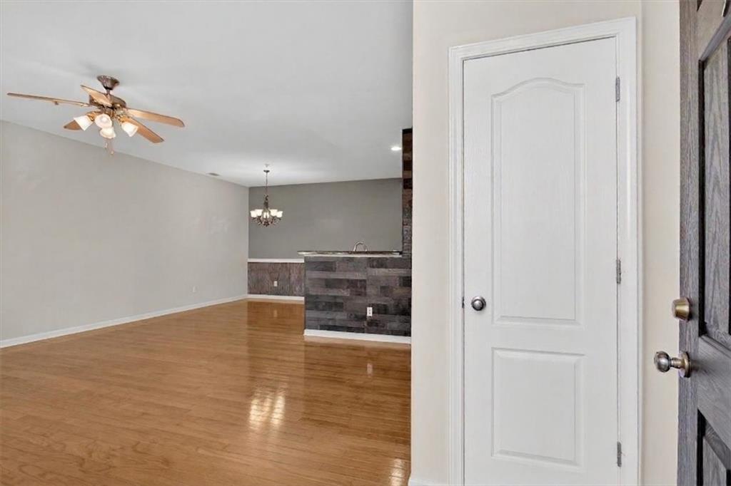 555 Ridge View Crossing Woodstock, GA 30188 - Photo 3 of 38