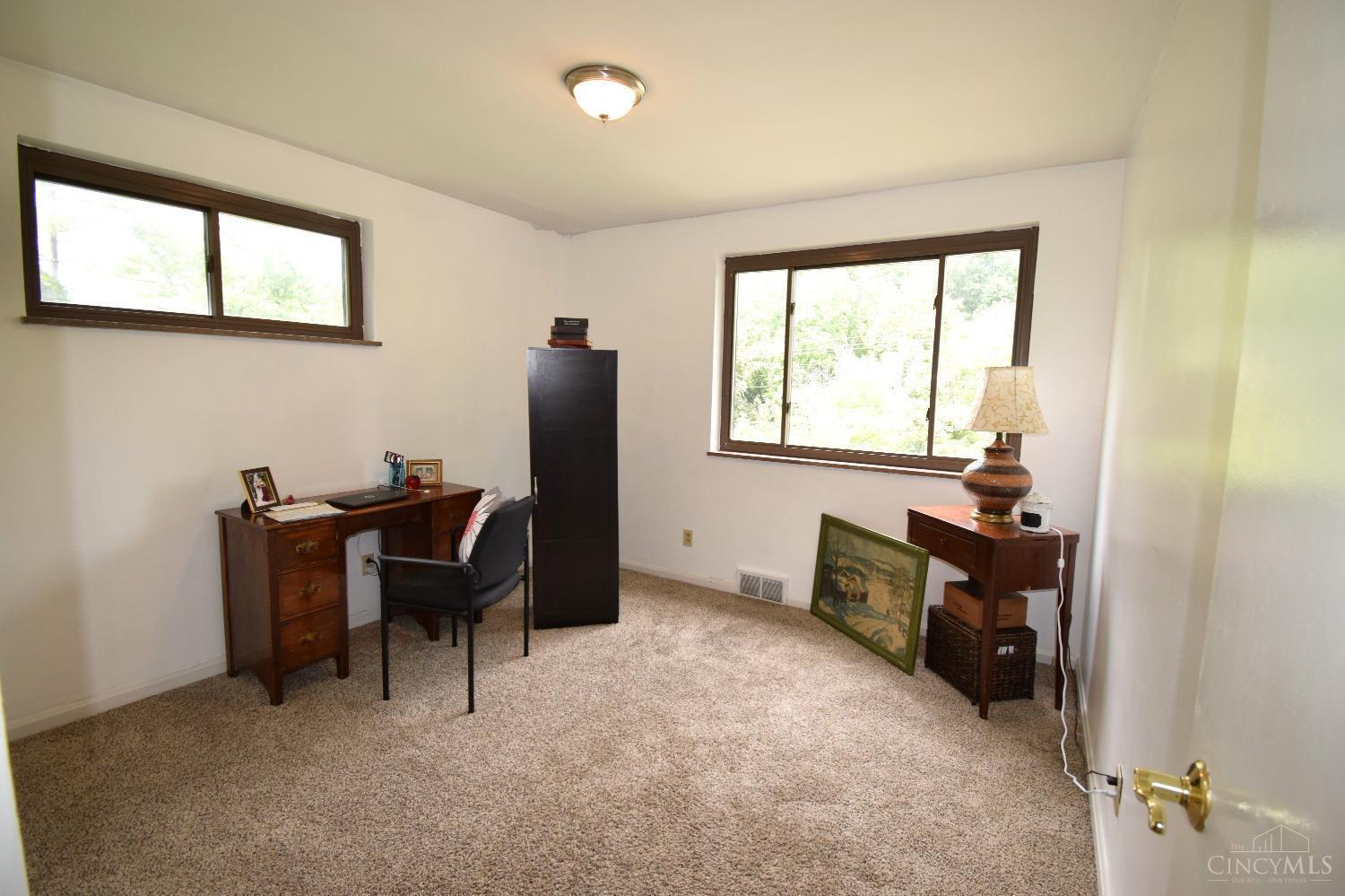 6921 Taylor Road Cincinnati, OH 45248 - Photo 33 of 39