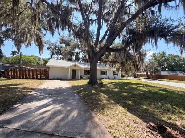 $237,000 | 900 Oak Drive, Leesburg, FL 34748