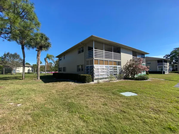 $1,500 | 26 Lake Vista Trail, Unit 201, Port St. Lucie, FL 34952