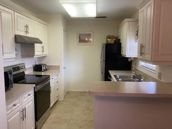 $1,500 | 26 Lake Vista Trail, Unit 201, Port St. Lucie, FL 34952