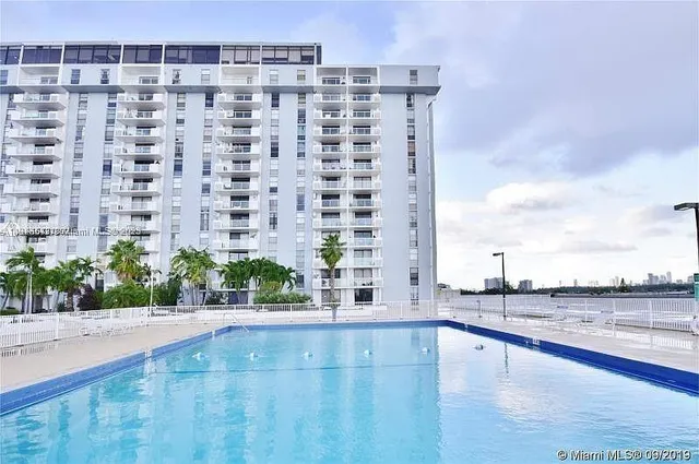 $1,650 | 13499 Biscayne Boulevard, Unit 1503, North Miami, FL 33181