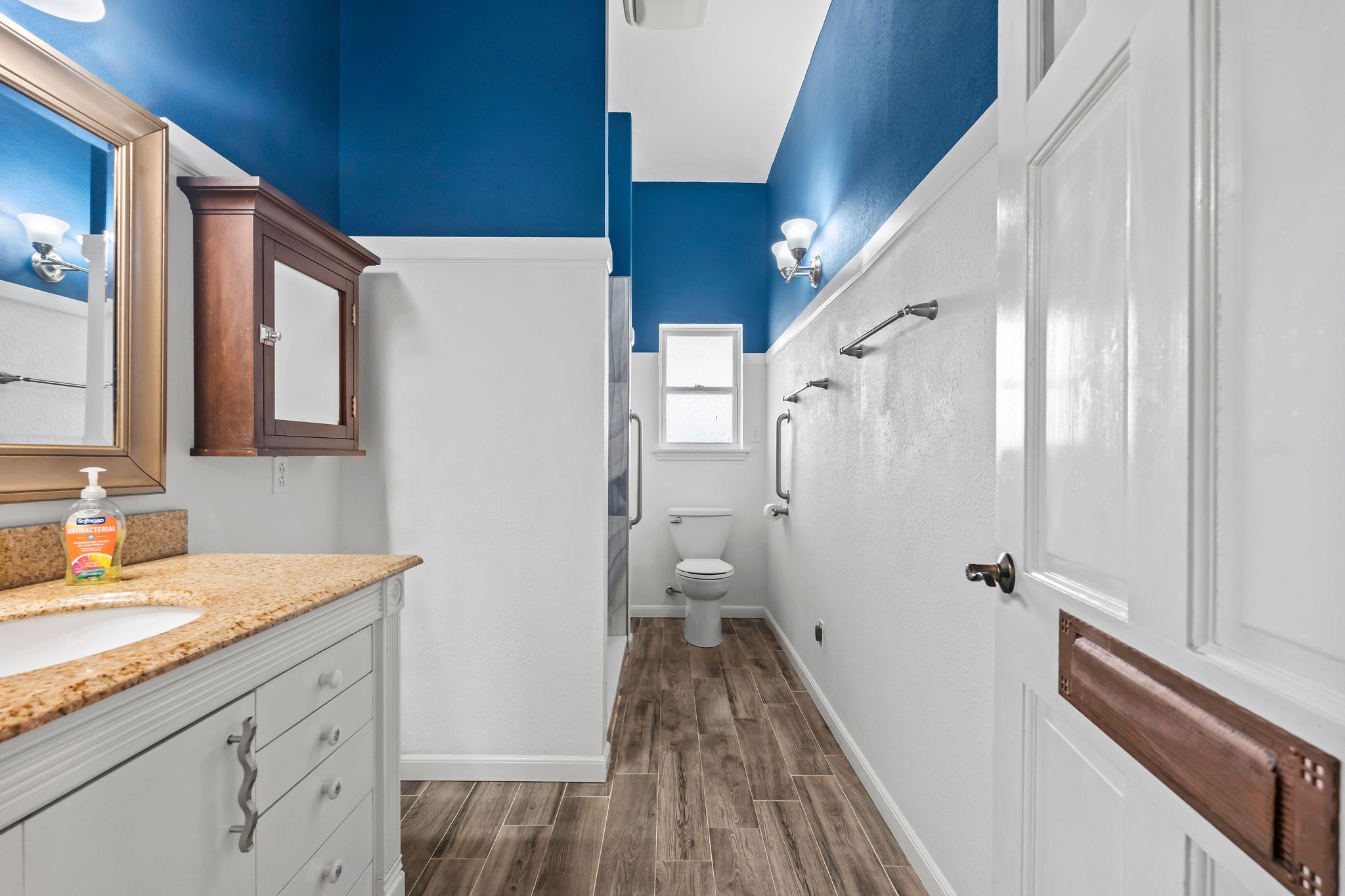 28322 Mellman Road Hempstead, TX 77445 - Photo 26 of 50 The second hall bathroom.