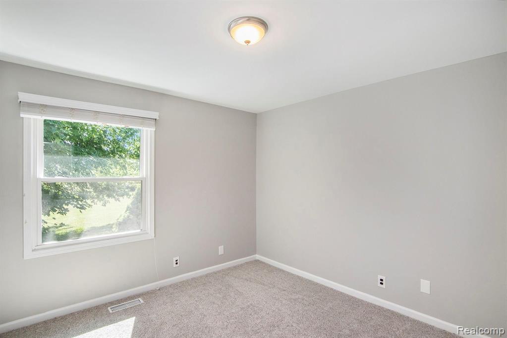 1910 Hadley Road Lapeer, MI 48446 - Photo 21 of 44