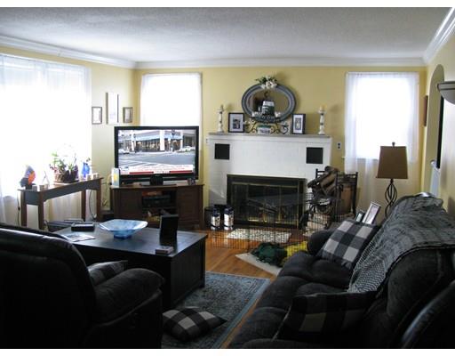 565 Granby Road Chicopee, MA 01013 - Photo 9 of 23