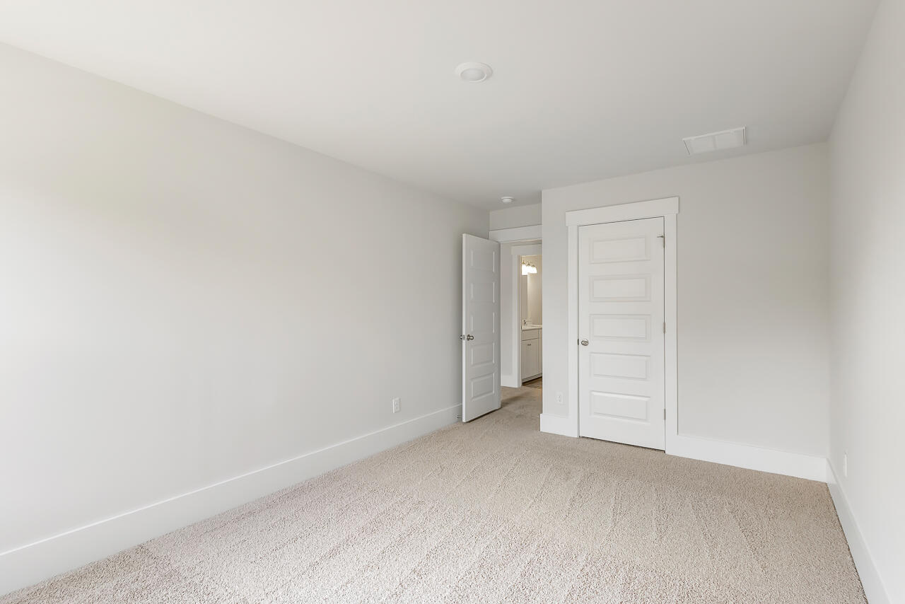 113 Castle Hl Drive Yemassee, SC 29945 - Photo 28 of 34 113 Castle Hill Interior_27