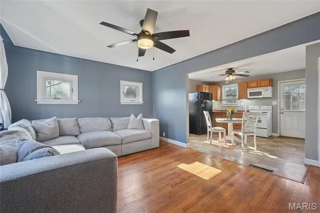 $190,000 | 911 Self Drive, Fenton, MO 63026