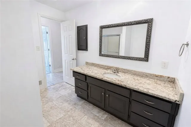 $545,500 | 17009 South State Route East, Pleasant Hill, MO 64080