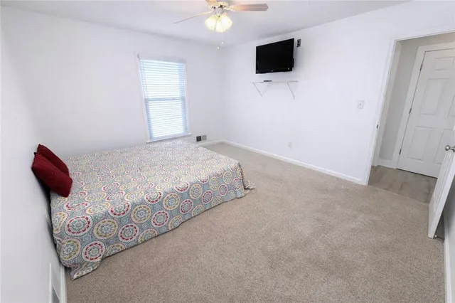 $545,500 | 17009 South State Route East, Pleasant Hill, MO 64080