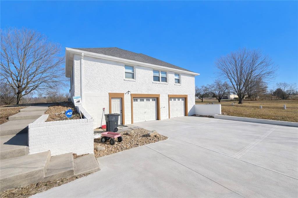 17009 South State Route East Pleasant Hill, MO 64080 - Photo 3 of 58