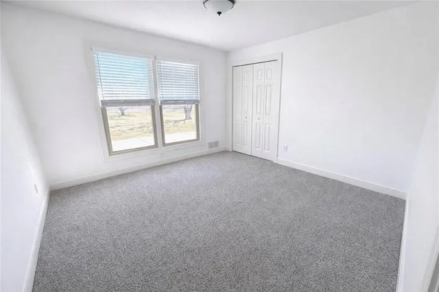 $545,500 | 17009 South State Route East, Pleasant Hill, MO 64080