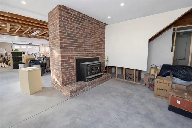 $545,500 | 17009 South State Route East, Pleasant Hill, MO 64080