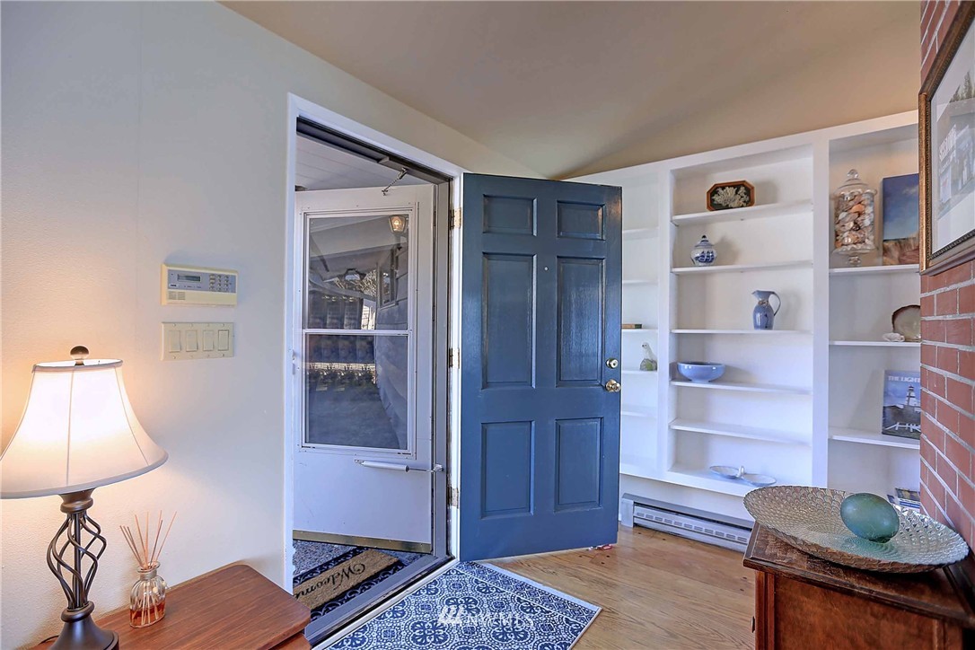 15247 Gibralter Road Anacortes, WA 98221 - Photo 4 of 18 Gallery Image 4