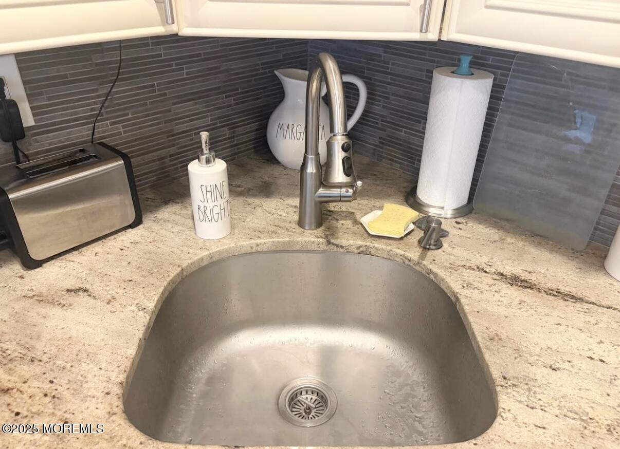 31 Kingsley Way Freehold, NJ 07728 - Photo 9 of 28