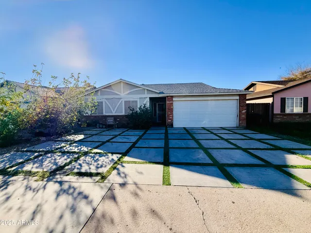 $410,000 | 143 West Ivyglen Street, Mesa, AZ 85201