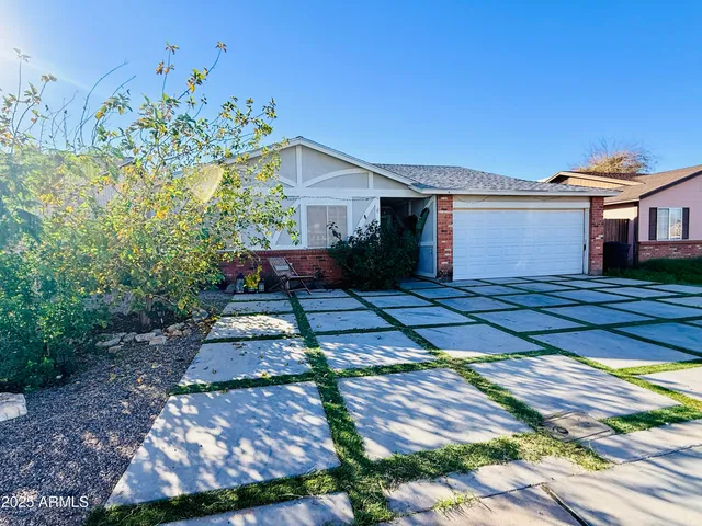 $410,000 | 143 West Ivyglen Street, Mesa, AZ 85201