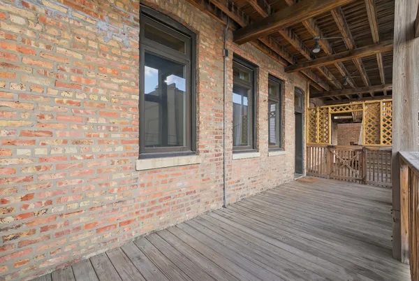 $249,000 | 2843 South Wells Street, Unit 2E, Chicago, IL 60616