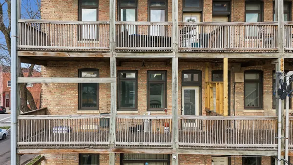 $249,000 | 2843 South Wells Street, Unit 2E, Chicago, IL 60616