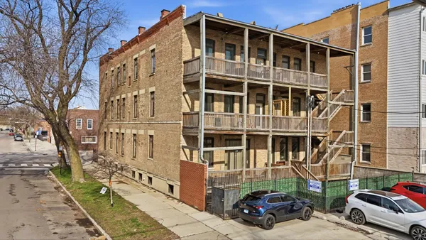$249,000 | 2843 South Wells Street, Unit 2E, Chicago, IL 60616