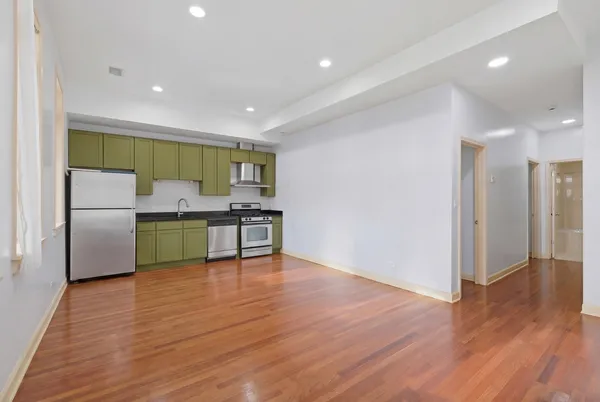 $249,000 | 2843 South Wells Street, Unit 2E, Chicago, IL 60616