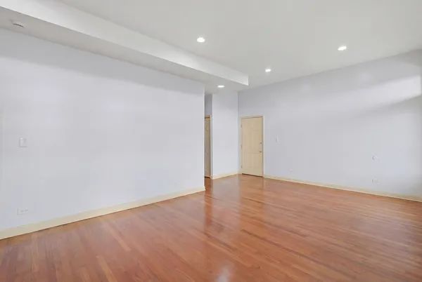 $249,000 | 2843 South Wells Street, Unit 2E, Chicago, IL 60616