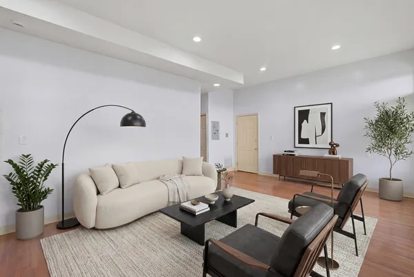 $249,000 | 2843 South Wells Street, Unit 2E, Chicago, IL 60616