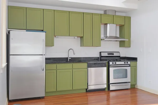 $249,000 | 2843 South Wells Street, Unit 2E, Chicago, IL 60616